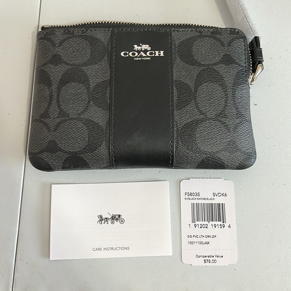 NWT Black Leather Coach Wristlet - Picture 4 of 5